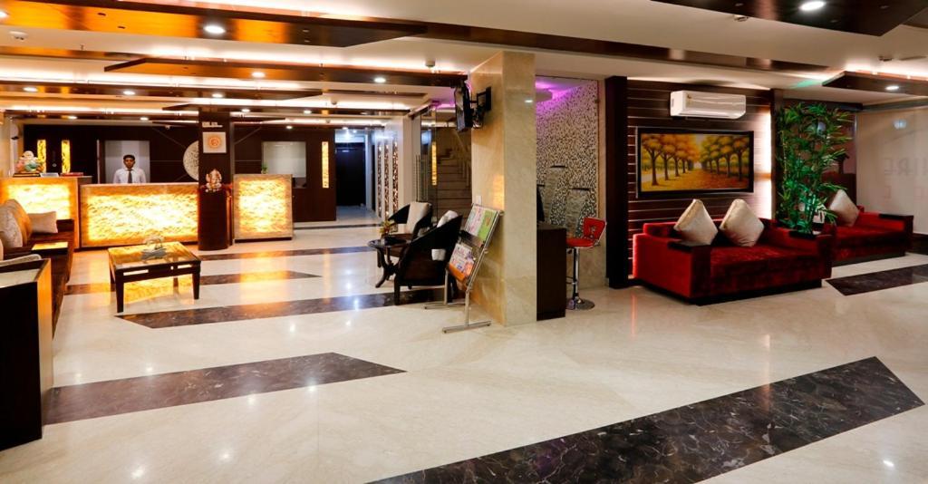 Airport La Sapphire Hotel & Restaurant Нью-Дели Экстерьер фото